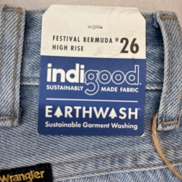 Wrangler High Rise Festival Bermuda Shorts Vintage Days Blue Denim 26 New - Picture 8 of 11